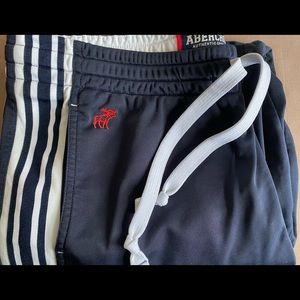 Classic Abercrombie dark blue sweatpants